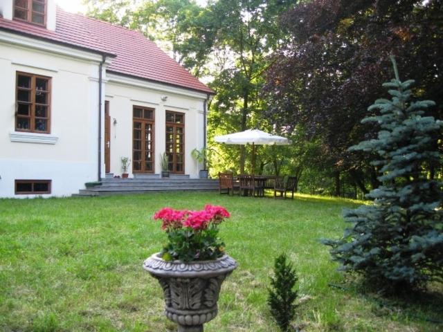 Gospodarstwo Agroturystyczne Dworek Janowicki Kazimierzewo Экстерьер фото